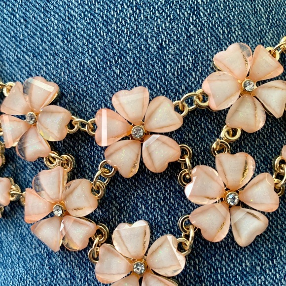 Fun Flower Petals Necklace In Pale Peach - Picture 5 of 5